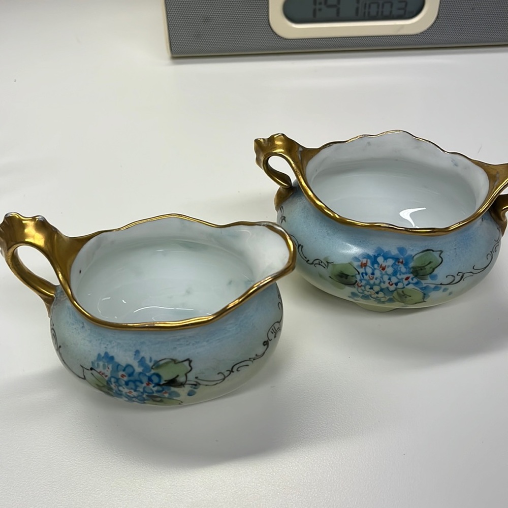 Sugar and creamer set